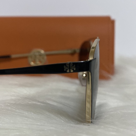 Authentic Tory Burch Brown Lens Sunglasses NWOT - Picture 2 of 6